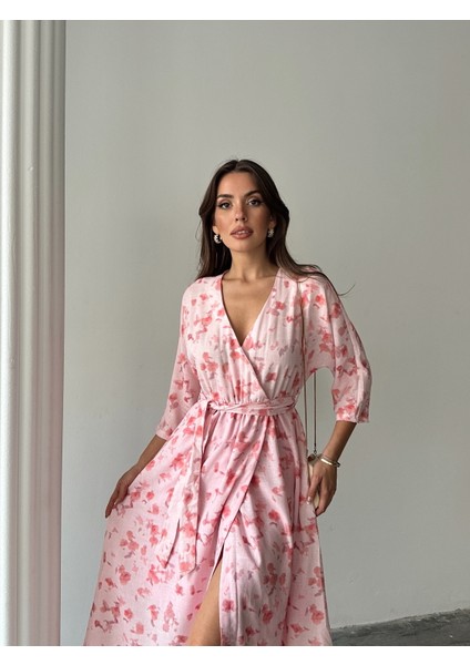 Kruvaze Yaka Çiçek Desenli Kuşaklı Elbise modelleri