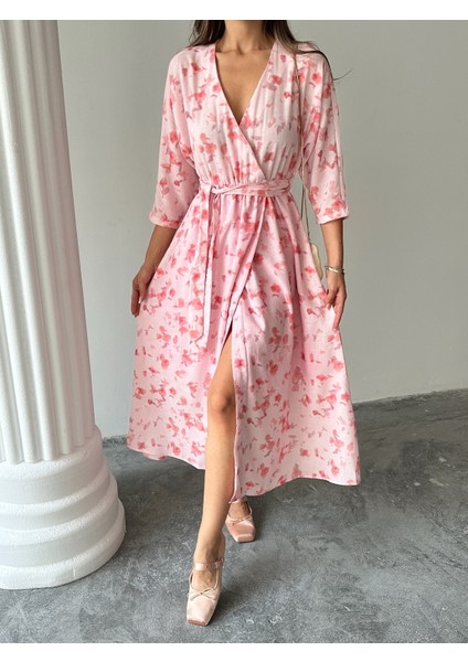 Kruvaze Yaka Çiçek Desenli Kuşaklı Elbise indirimleri