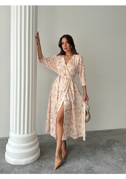 Kruvaze Yaka Çiçek Desenli Kuşaklı Elbise