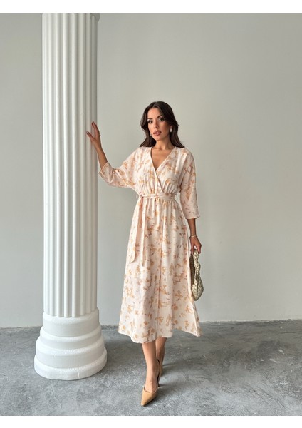Kruvaze Yaka Çiçek Desenli Kuşaklı Elbise fırsatları