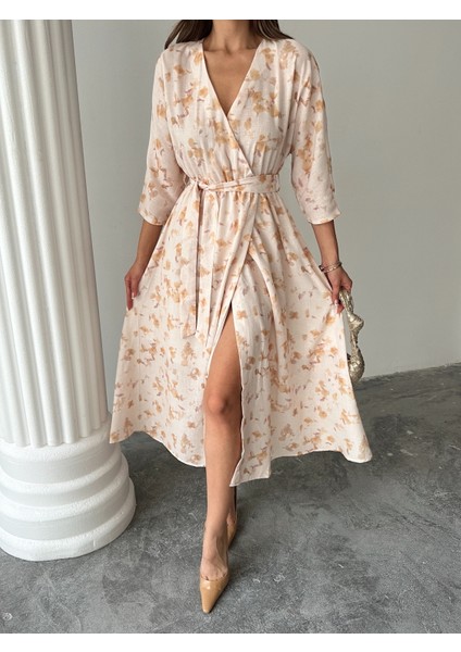 Kruvaze Yaka Çiçek Desenli Kuşaklı Elbise