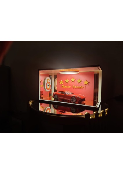 Garaj Seti 1:18 Galatasaray Model Araba LED Aydınlatmalı (Araç Değişebilir) Hediye