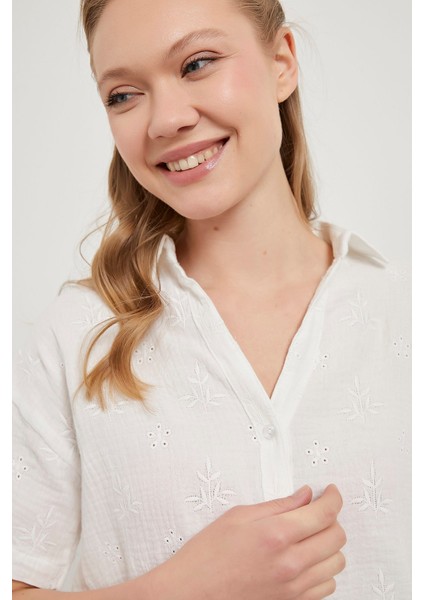 Nakış Detaylı Kısa Kol Yumuşak Dokulu %100 Pamuk Müslin Keten Kadın Gömlek fırsatları