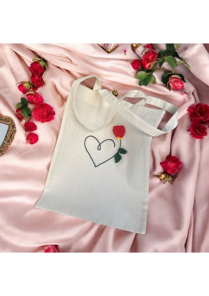 Göksunun Izi - Kalp Ve Gül Figürlü Punch Bez Çanta – Siyah Kalp Ve Kırmızı Gül Desenli El Yapımı Romantik Bez Çanta modelleri
