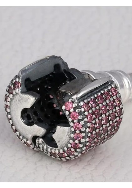 Kırmızı Taşlı Klipsli Silindir Bileklik Charm Taşıyıcı