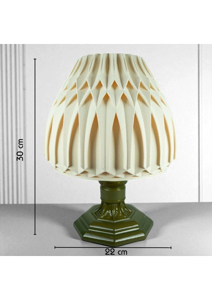 Suma El Yapımı Abajur – Yeşil Reçine Gövde, Ekru Geometrik Şapka | Modern Retro Tasarım