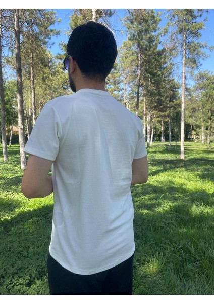 Erkek Regular Fit Yazı Detaylı Basic Tişört modelleri