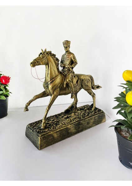 Altın Renkli Atatürk Atlı Biblo Heykeli |dekoratif Atatürk Heykeli Biblosu | Şık ve Tarihi Hediye fiyatları