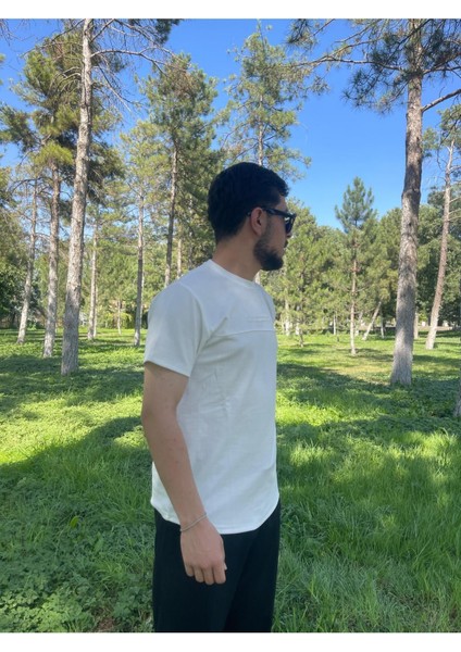 Erkek Düz Kesim Minimal Yazılı Tişört