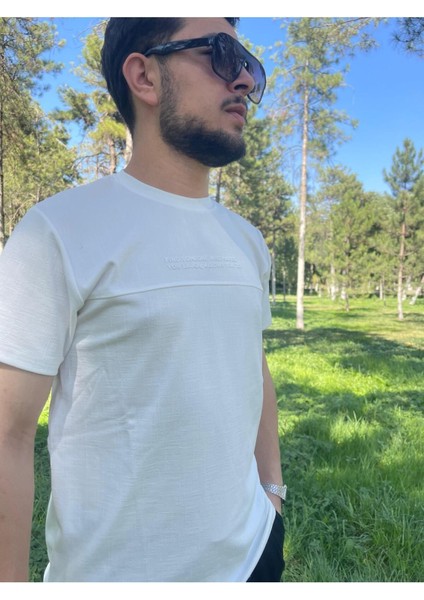 Erkek Düz Kesim Minimal Yazılı Tişört modelleri