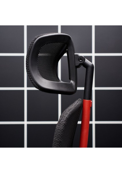 Oyuncu Sandalyesi, Bomstad Siyah fırsatları