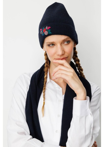 Kadın Rokoko Nakış Işlemeli Yün Bere Siyah indirimleri