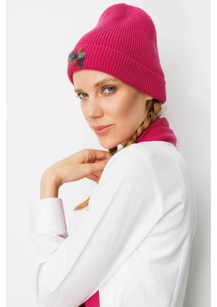 Kadın Rokoko Nakış Işlemeli Yün Bere Sıklamen modelleri