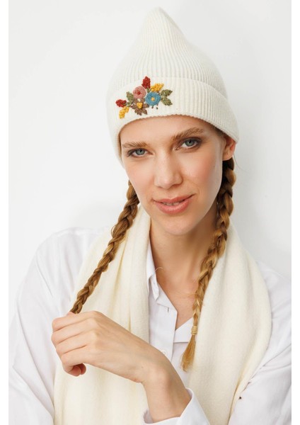 Kadın Rokoko Nakış Işlemeli Yün Bere Kemik fiyatları