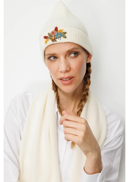 Kadın Rokoko Nakış Işlemeli Yün Bere Kemik fırsatları