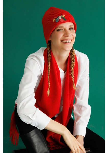 Kadın Rokoko Nakış Işlemeli Yün Bere Mercan fiyatları