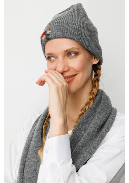 Kadın Rokoko Nakış Işlemeli Yün Bere Füme fiyatları