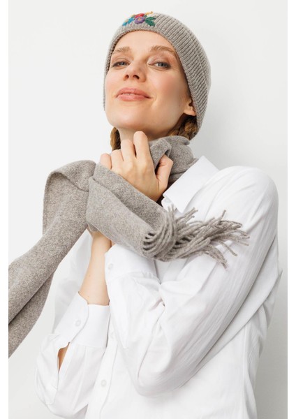 Kadın Rokoko Nakış Işlemeli Yün Bere Vizon fiyatları