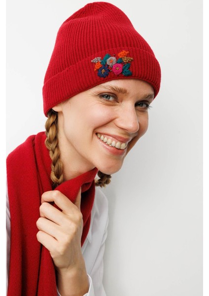 Kadın Rokoko Nakış Işlemeli Yün Bere K.kırmızı fiyatları