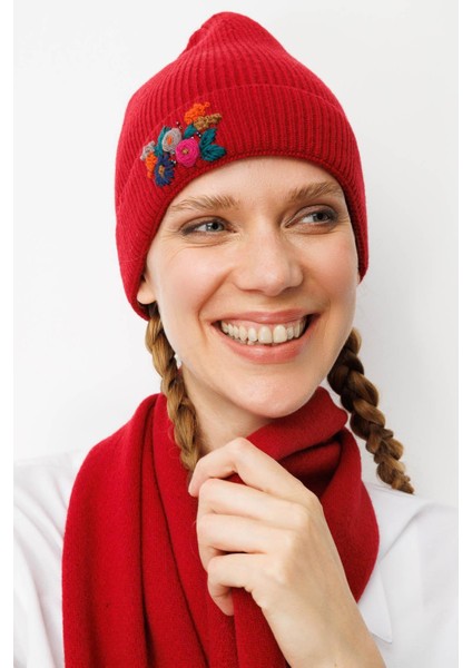 Kadın Rokoko Nakış Işlemeli Yün Bere K.kırmızı fırsatları