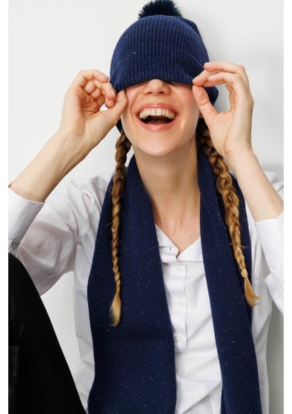 Kadın Simli Jakarlı Ponponlu Yün Şapka Y.a Lacivert fırsatları