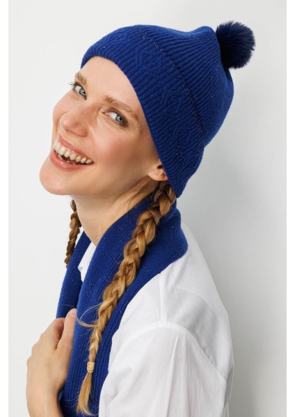 Kadın Simli Jakarlı Ponponlu Yün Şapka K.s.mavi