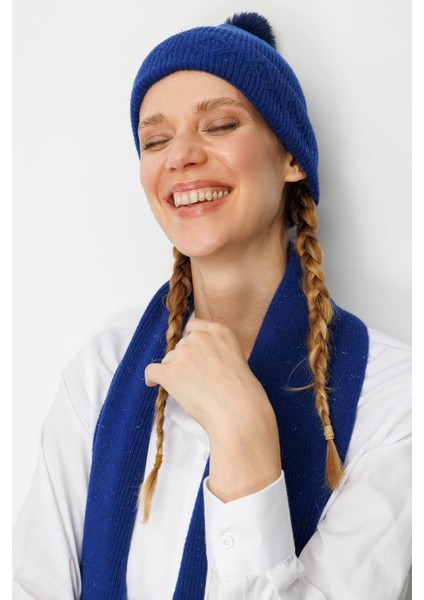 Kadın Simli Jakarlı Ponponlu Yün Şapka K.s.mavi fırsatları