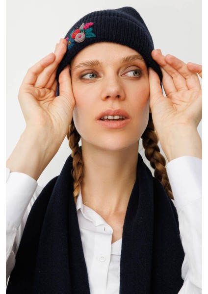 Kadın Rokoko Nakış Işlemeli Yün Bere K.lacivert fiyatları