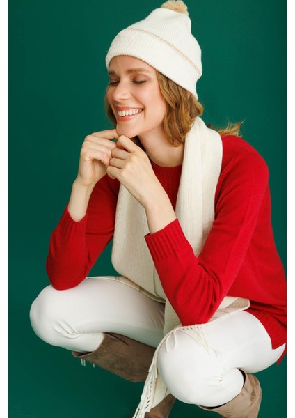 Kadın Simli Jakarlı Ponponlu Yün Şapka Kemik modelleri