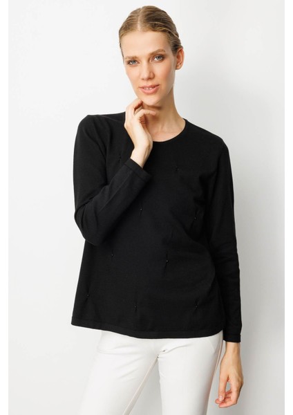 Kadın Sıfır Yaka Önü Pileli Boncuklu Ligralı Bluz Siyah
