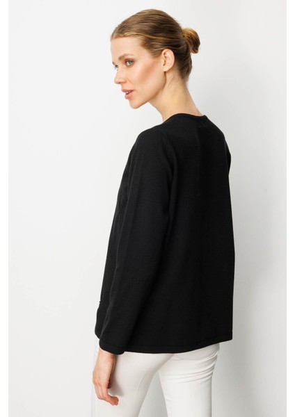 Kadın Sıfır Yaka Önü Pileli Boncuklu Ligralı Bluz Siyah modelleri