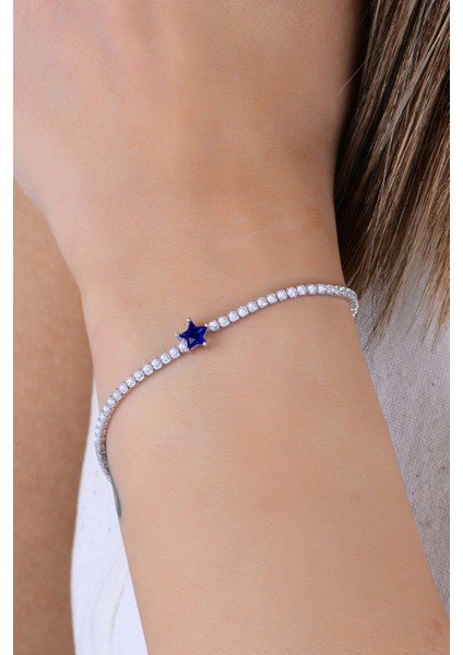 Gümüş Rodyumlu Pırlanta Modeli Safir ve Zirkon Taşlı Yıldız Detaylı Su Yolu Bileklik. SGTL12903LACIVERT