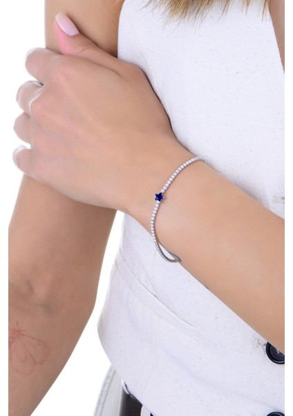 Gümüş Rodyumlu Pırlanta Modeli Safir ve Zirkon Taşlı Yıldız Detaylı Su Yolu Bileklik. SGTL12903LACIVERT modelleri
