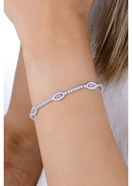 Gümüş Rodyumlu Pırlanta Modeli Baget Kesim Pembe Zirkon Taşlı Göz Dizisi Su Yolu Bileklik SGTL12912PEMBE