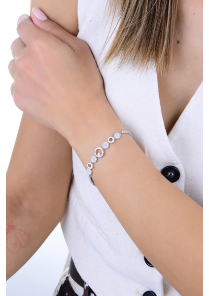 Gümüş Rodyumlu Pırlanta Modeli Zirkon Taşlı Halkaların Dansı Su Yolu Bileklik SGTL12911RODAJ