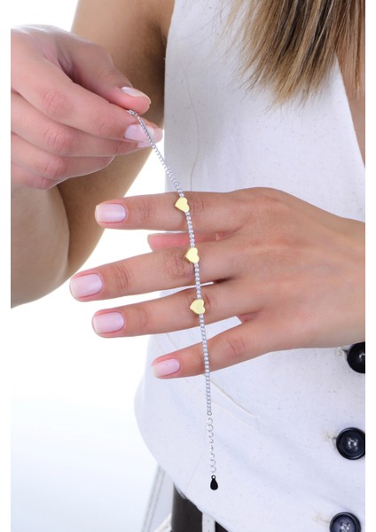 Gümüş Rodyumlu ve Altın Yaldızlı Zirkon Taşlı Altın Kalpler Su Yolu Bileklik. SGTL12901