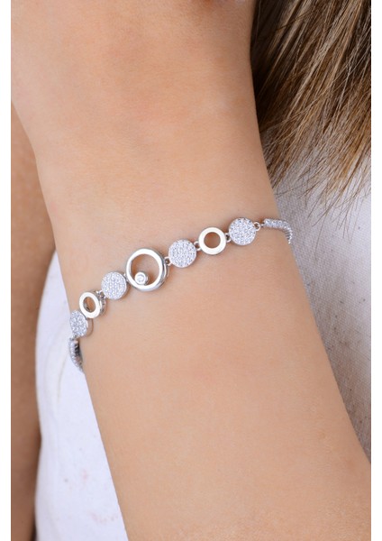 Gümüş Rodyumlu Pırlanta Modeli Zirkon Taşlı Halkaların Dansı Su Yolu Bileklik SGTL12911RODAJ fiyatları