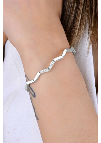 Gümüş Rodyumlu Zirkon Taşlı Dalgalı Ajda Modeli Bileklik SGTL12896RODAJ modelleri