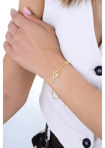 Gümüş Altın Yaldızlı Zirkon Taşlı Telkari Görünümlü Işlemeli Yonca Bileklik SGTL12930GOLD modelleri