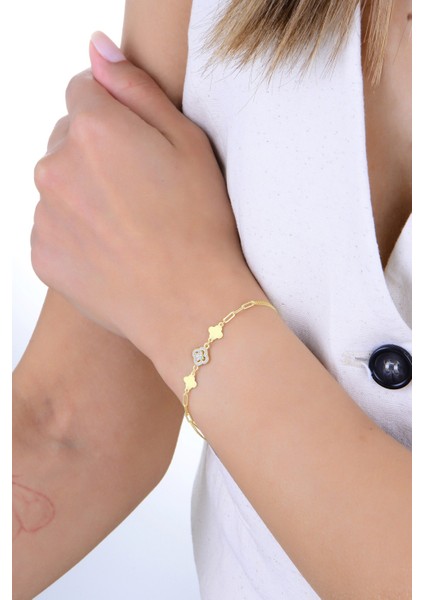 Gümüş Altın Yaldızlı Zirkon Taşlı Ataç Zincir Detaylı Yonca Modeli Bileklik SGTL12918GOLD