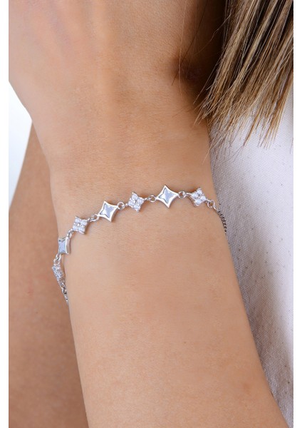 Gümüş Rodyumlu Sedef ve Zirkon Taşlı Yonca Demeti Şans Bileklik SGTL12917RODAJ modelleri