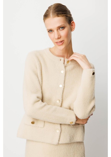 Kadın Sıfır Yaka Metal Düğmeli Afrodit Kısa Triko Ceket Bej fiyatları