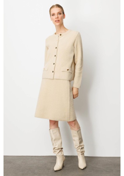 Kadın Sıfır Yaka Metal Düğmeli Afrodit Kısa Triko Ceket Bej modelleri