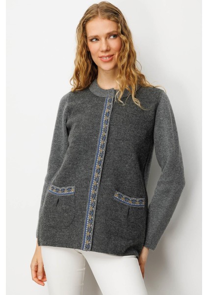 Kadın Sıfır Yaka Önü Keçe Kısa Yün Ceket Füme fırsatları