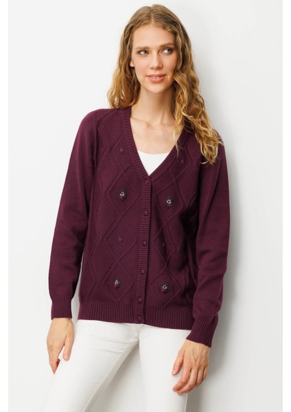 Kadın V Yaka Önü Baklavalı Nakış Işlemeli Hırka Mürdüm