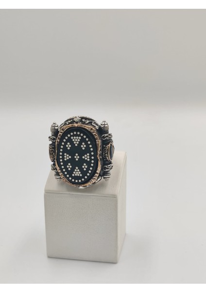 Gümüş Çakımlı Siyah Kehribar Taşlı Islam Usta Eseri 925 Ayar 24 mm Erkek Yüzüğü
