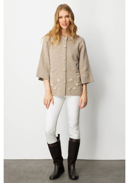 Kadın Dik Yaka Çiçek Desenli Kısa Yün Ceket K.bej indirimleri