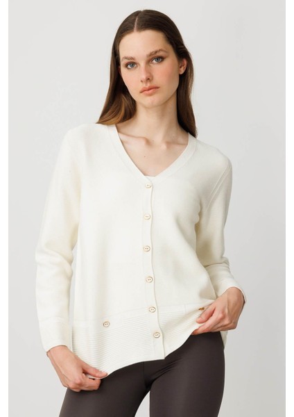 Kadın V Yaka Sahte Cepli Düğmeli Hırka Kemik