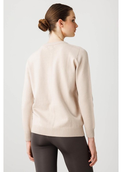 Kadın Sıfır Yaka Önü Baklavalı Nakış Işlemeli Hırka Bej fırsatları