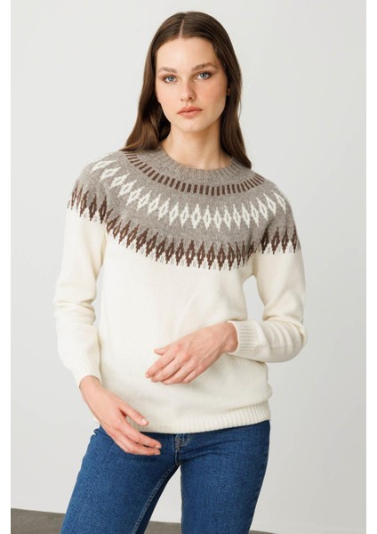 Kadın Sıfır Yaka Robası Baklavalı Yün Kazak Kemik indirimleri